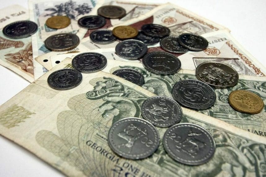 money-858x572 Деньги и курсы валют в Грузии