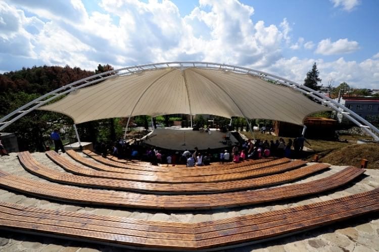 open-air-theatre-in-telavi-e1432227541783 Телави - красивый город Грузии вблизи Алазанской долины