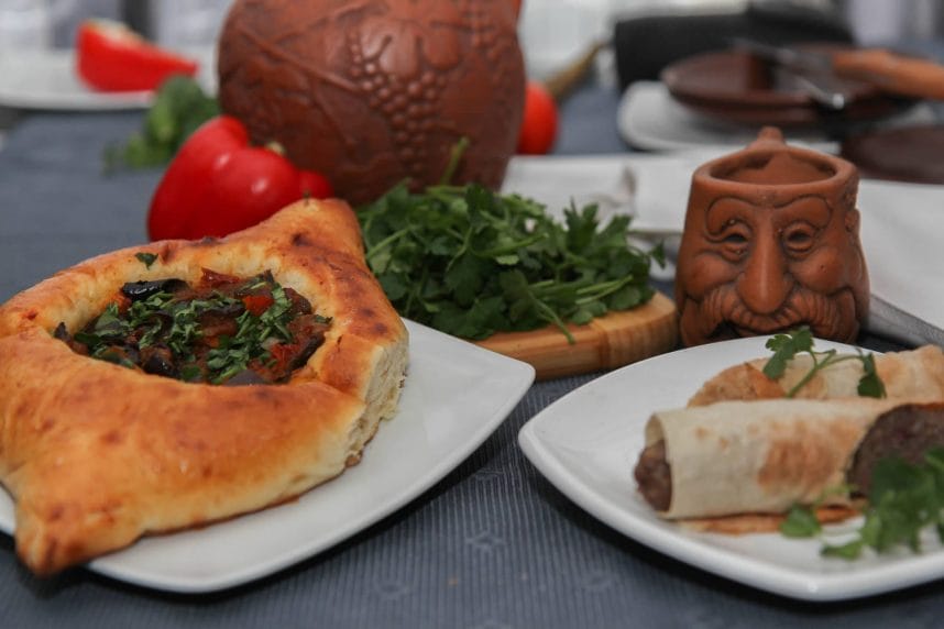 kafe dlya mestnyh gruzia