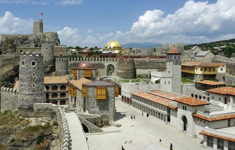 Посещение целебных источников Боржоми, пещерного монастыря Вардзия и крепости Рабат