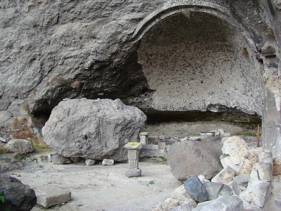 Древний пещерный монастырь Ванис-Квабеби (Ванские пещеры)