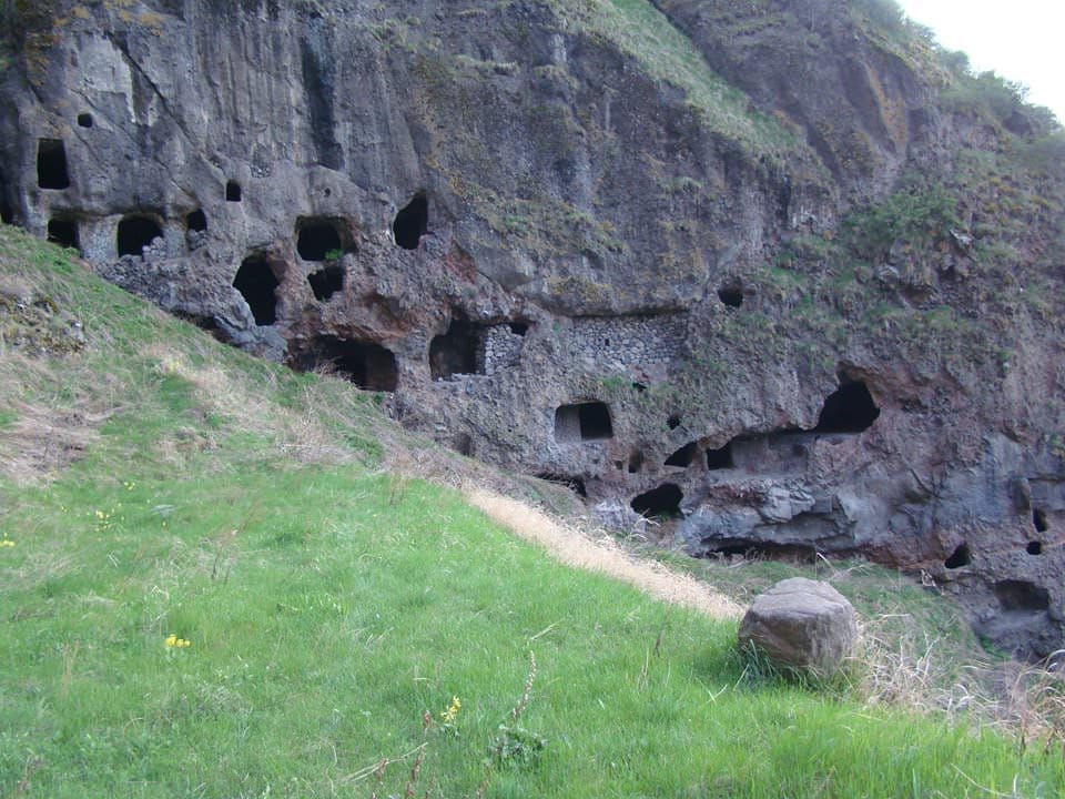 Древний пещерный монастырь Ванис-Квабеби (Ванские пещеры)
