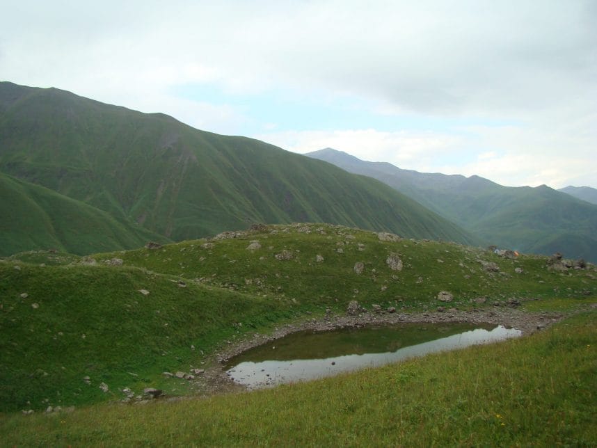 Абуделаури - "цветные" озёра Кавказских гор