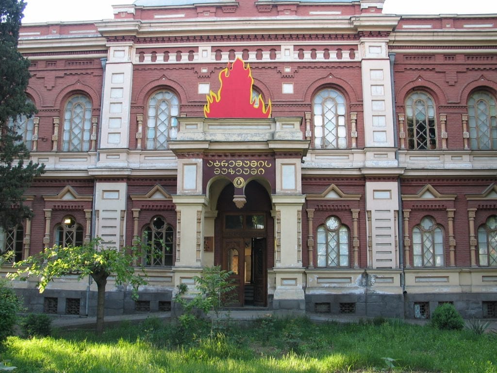 Музей шелка (State Silk Museum) в Тбилиси - фото, информация