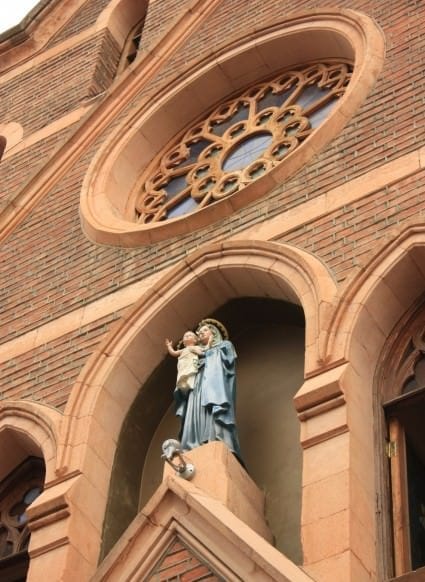 Католический собор Вознесения Богородицы Девы Марии - один из красивейших храмов в Тбилиси