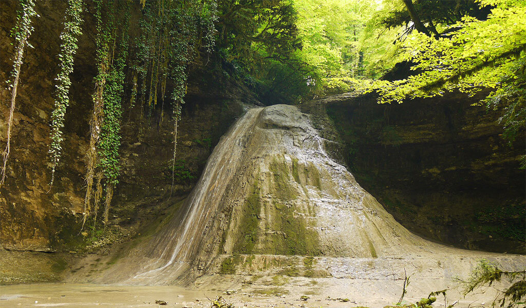 Шакуранский водопад - загадочное и удивительное место в Абхазии*
