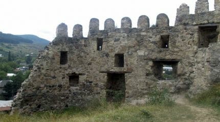 Неприступная Сурамская крепость