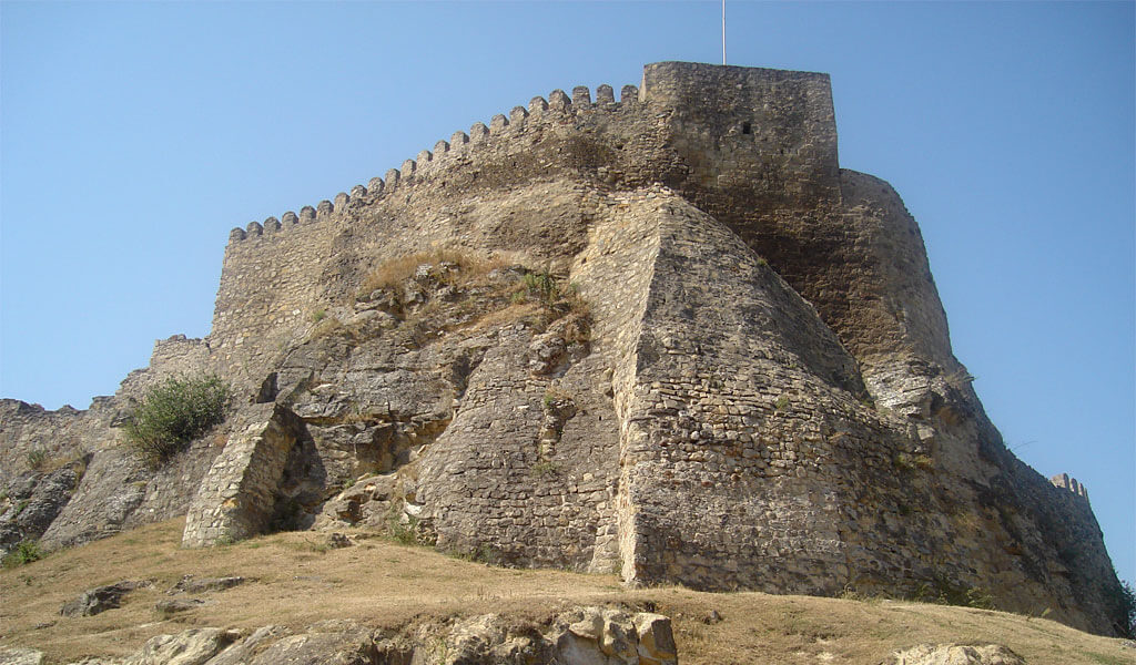 Неприступная Сурамская крепость