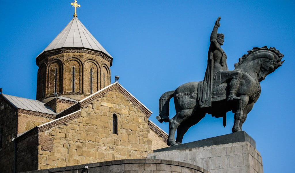 Памятник Вахтангу Горгасали - достопримечательность Тбилиси