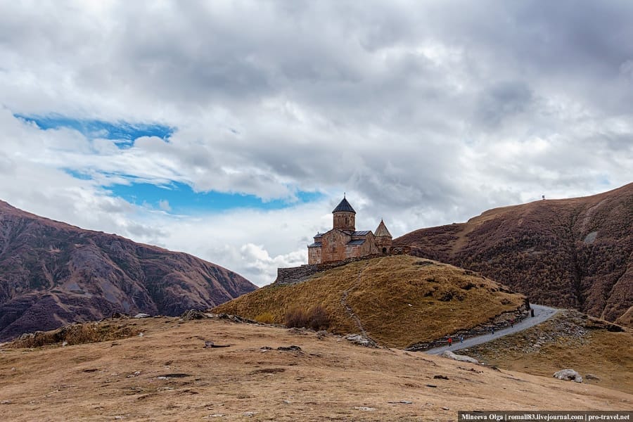 Гергетская церковь - святыня у подножия горы Казбек