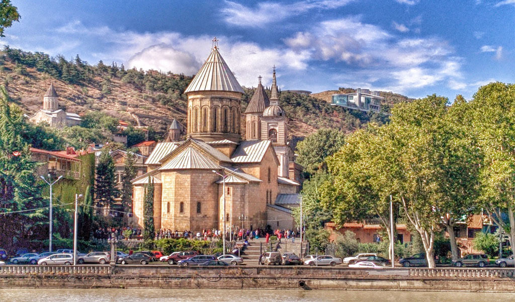 Собор Сиони - знаменитый храм Тбилиси