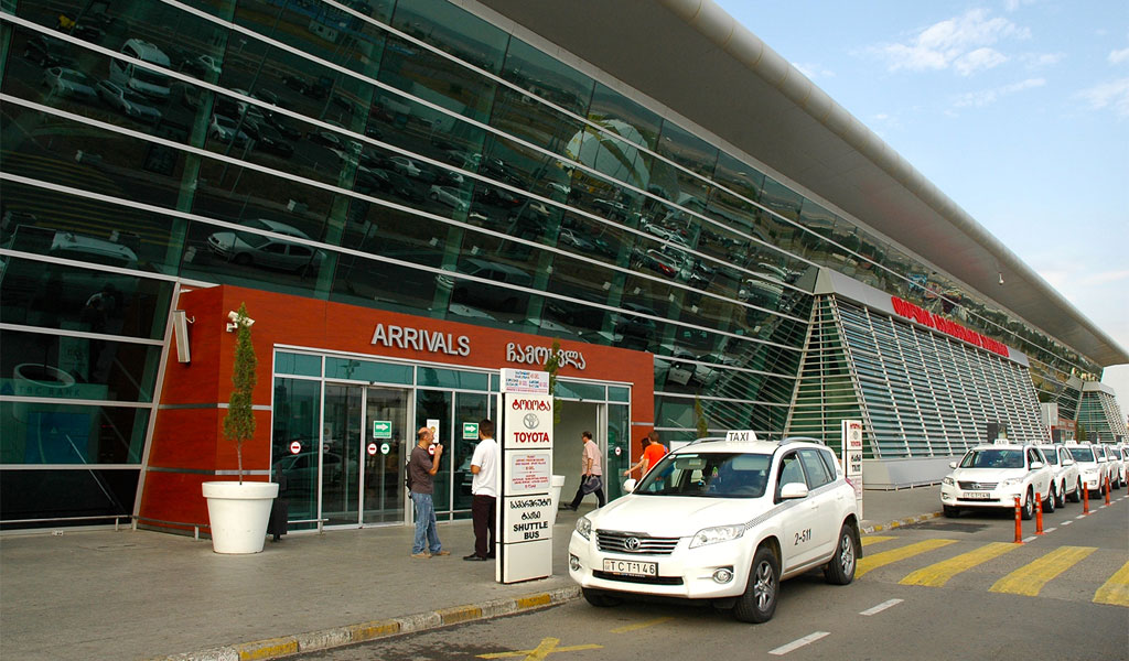 Как добраться из аэропорта Тбилиси до центра города