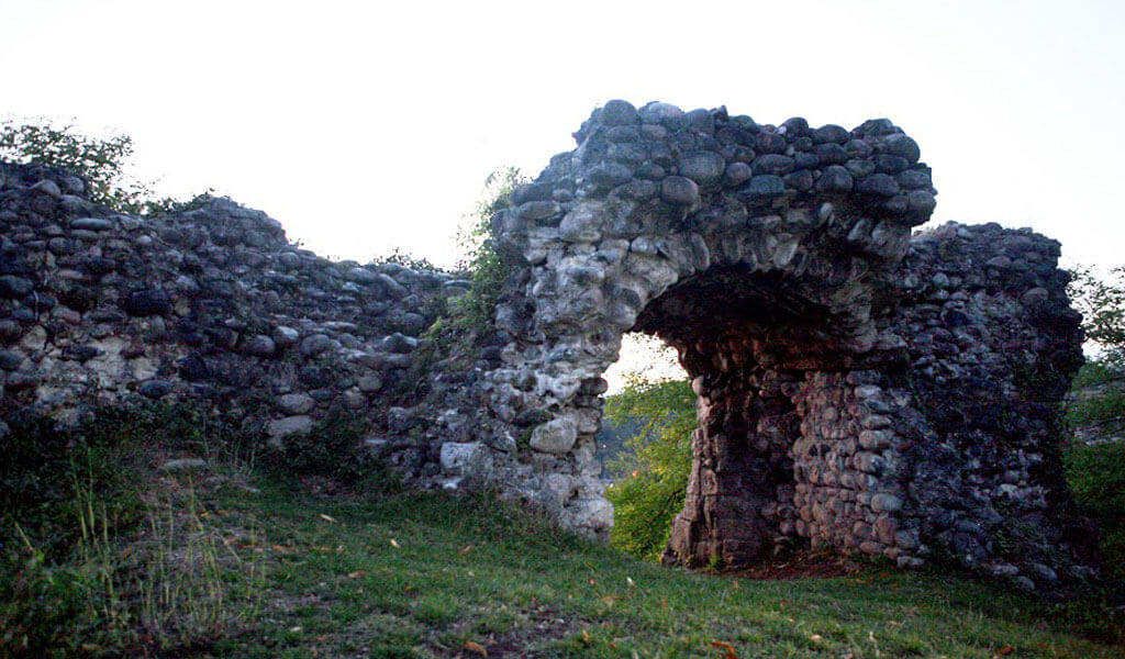 Замок Баграта в Сухуми – символ процветания Абхазского царства