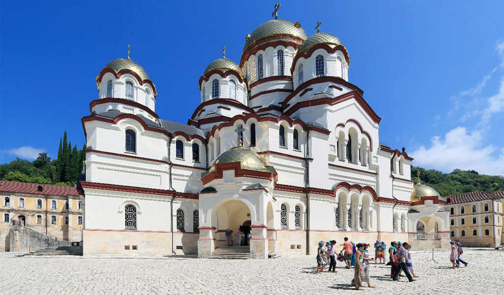 Новоафонский монастырь – возродившийся православный храм