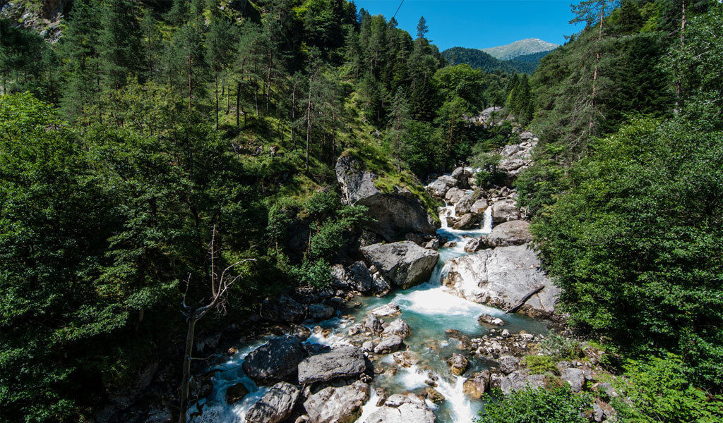 Молочный водопад – природная жемчужина Абхазии*