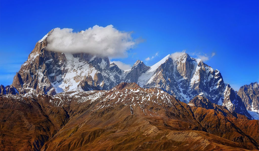 Гора Ушба – суровое испытание для скалолазов