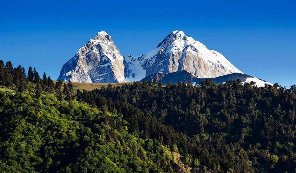 Гора Ушба – суровое испытание для скалолазов