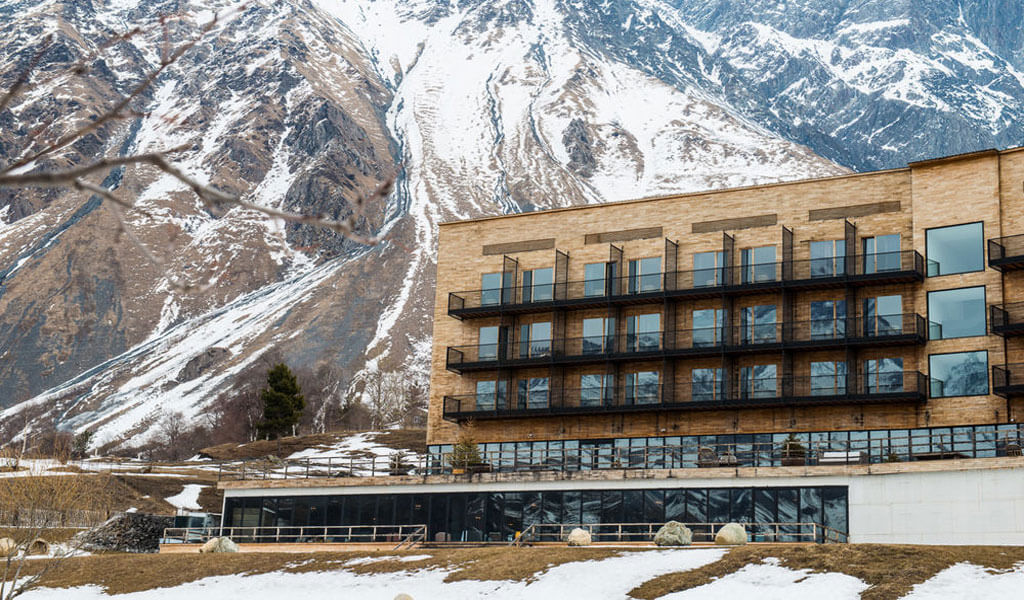 Rooms Hotel Kazbegi - гостиница у подножья горы Казбек