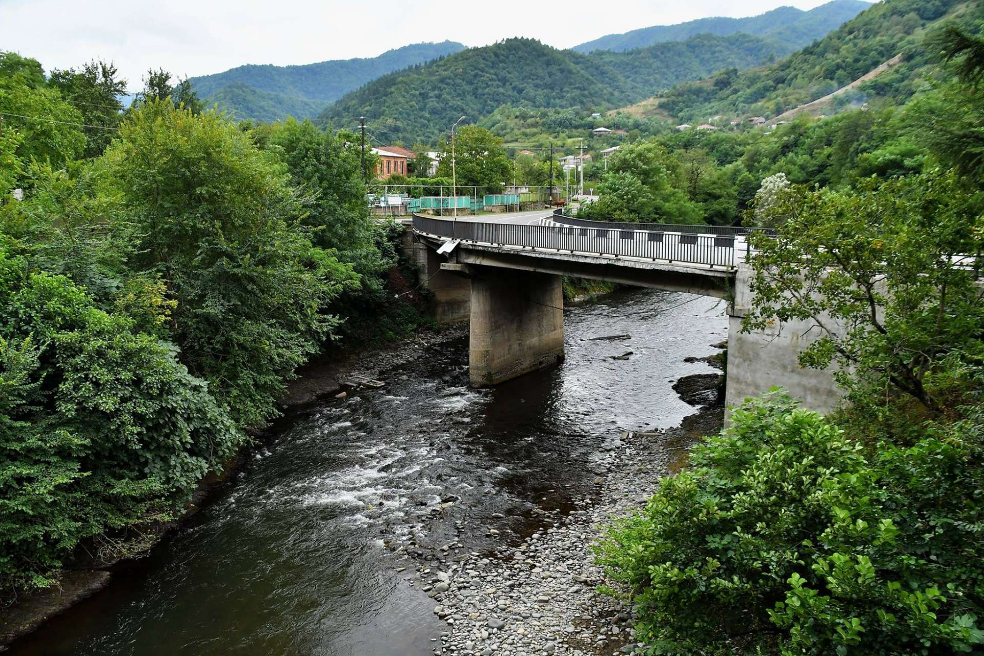 Село багдади. Багдади Грузия. Кутаиси село Багдати. Грузия село Багдади дом Маяковского. Грузинское село Багдати.